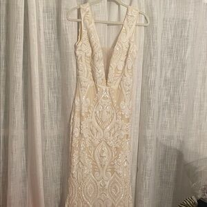 Love and Lemonade Women's Sequin Formal Evening Gown Size XL V-Neck Dress